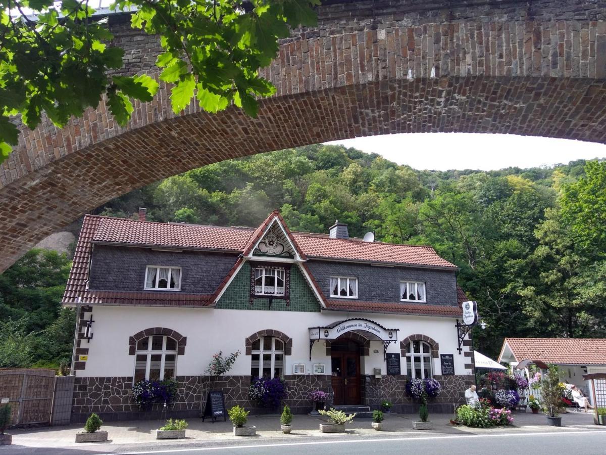 Schmoekermuehle Bed & Breakfast Andernach Bagian luar foto